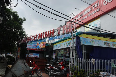 Hà Nội: Nhà hàng mọc lên như nấm trên công trình cống thoát nước